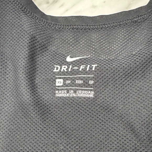 Nike Black Athletic Mesh Crop Top - Picture 2 of 4